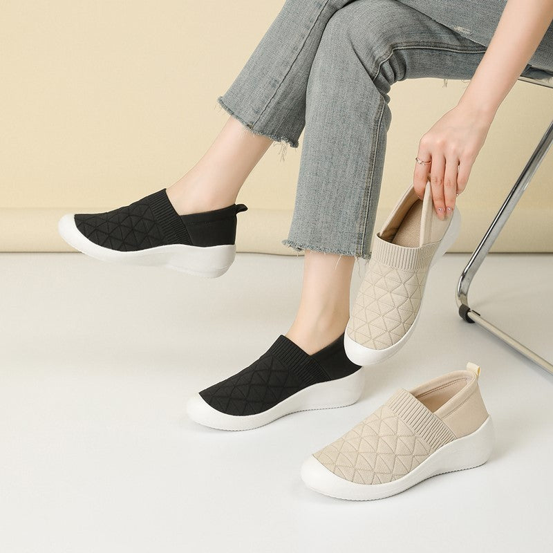 Sapato Slip-On Anabela em Malha Tricô Acolchoada - Sibel