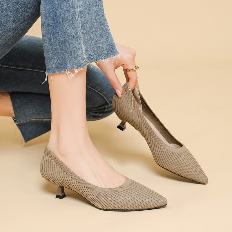 Scarpin Salto Kitten Confortável em Malha Tricô - Elara
