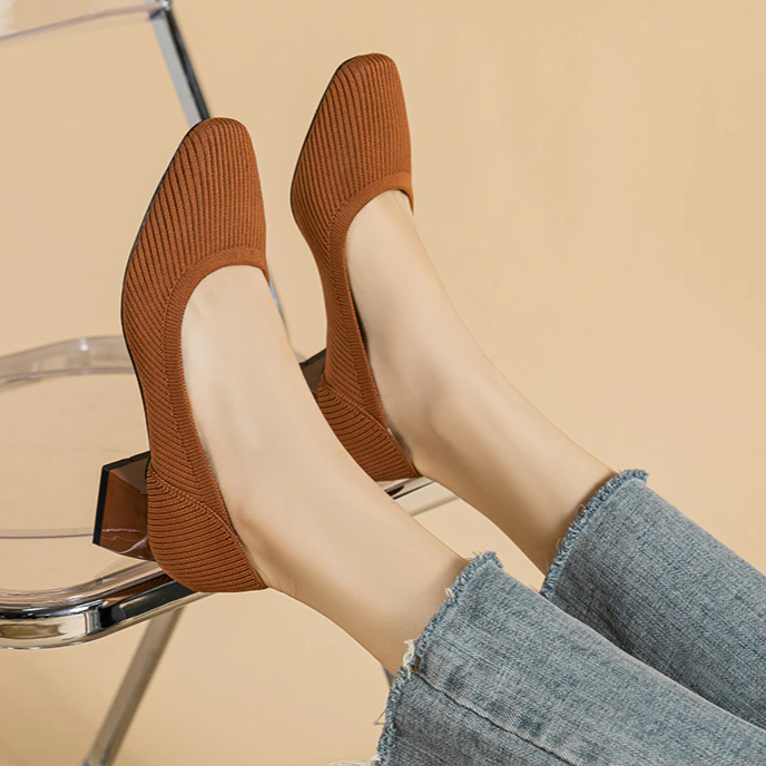 Scarpin Salto Bloco Confortável em Malha Tricô - Lena