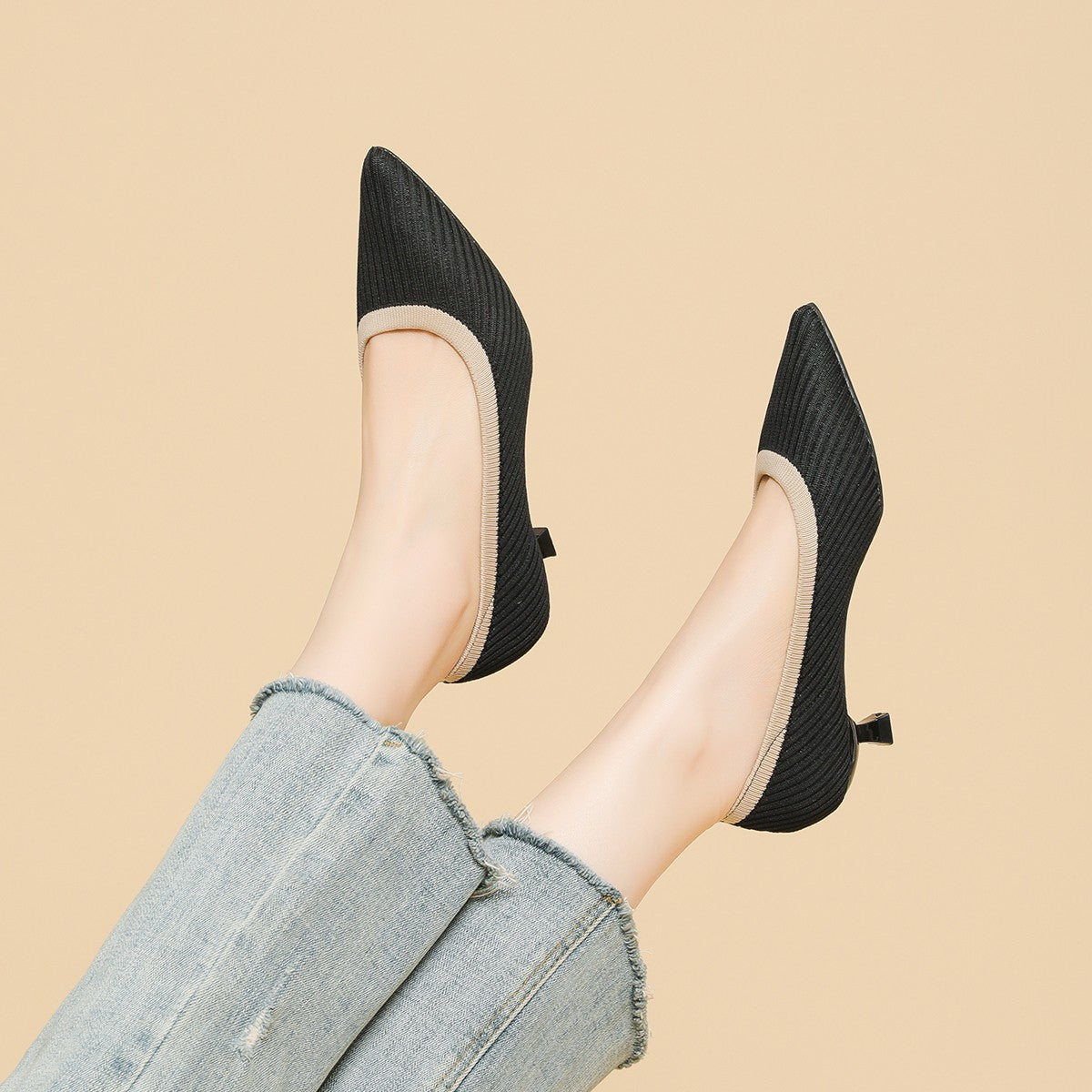 Scarpin Salto Kitten Confortável em Malha Tricô - Elara