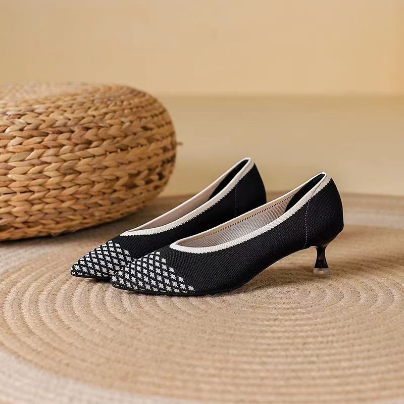 Scarpin Salto Kitten Confortável em Malha Tricô - Alissa