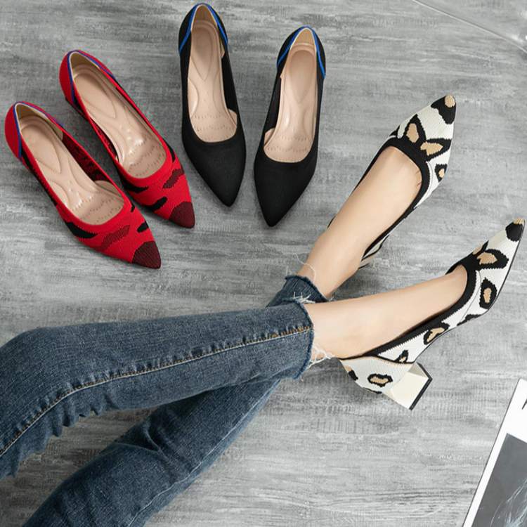 Scarpin Salto Bloco Confortável em Malha Tricô - Lola