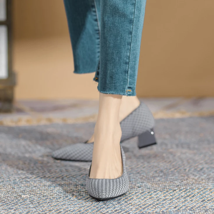 Scarpin Salto Bloco Confortável em Malha Tricô - Ella