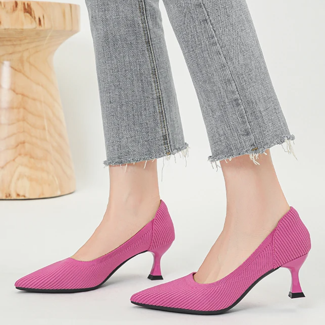 Scarpin Salto Médio Confortável em Malha Tricô - Clara