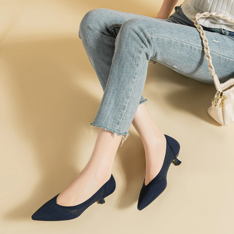Scarpin Salto Kitten Confortável em Malha Tricô - Sarah