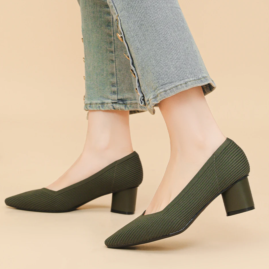 Scarpin Salto Bloco Confortável em Malha Tricô - Hazel