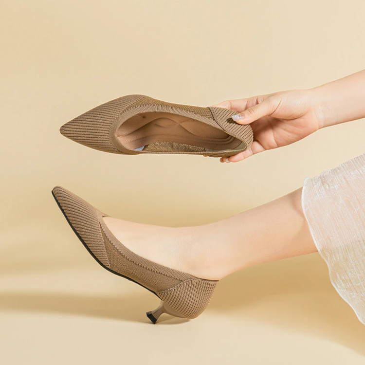 Scarpin Salto Kitten Confortável em Malha Tricô - Sarah