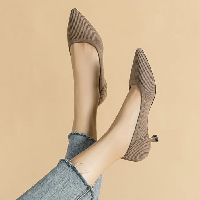 Scarpin Salto Kitten Confortável em Malha Tricô - Agnes