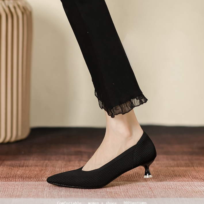Scarpin Salto Kitten Confortável em Malha Tricô - Grace