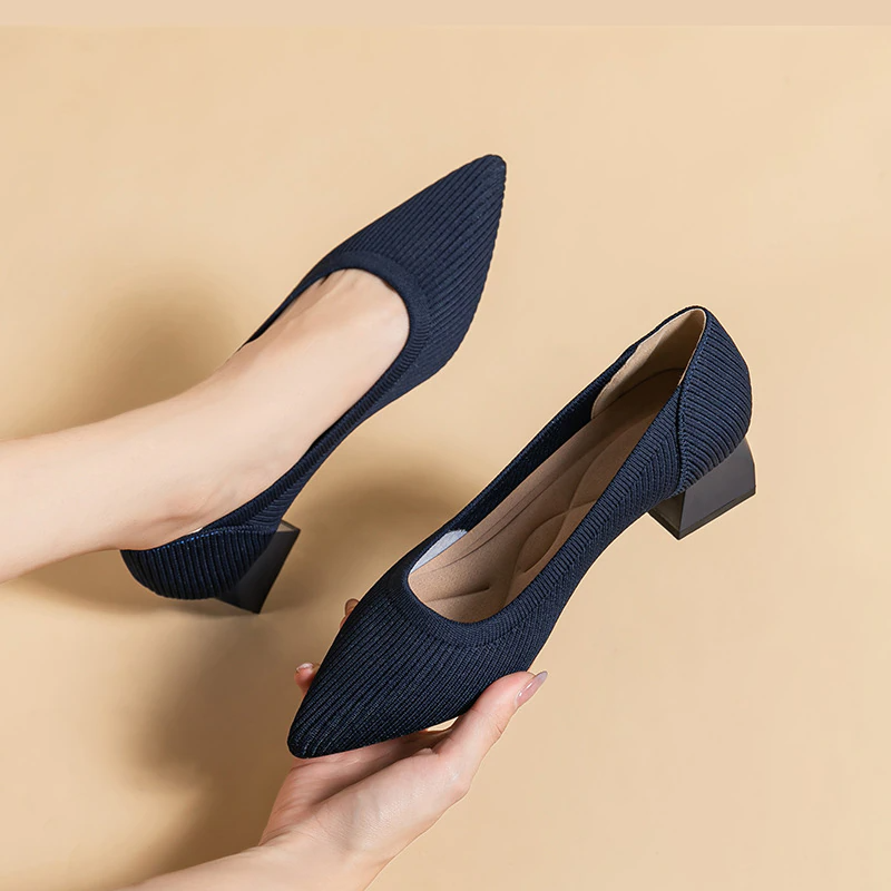 Scarpin Salto Bloco Confortável em Malha Tricô - Agnes