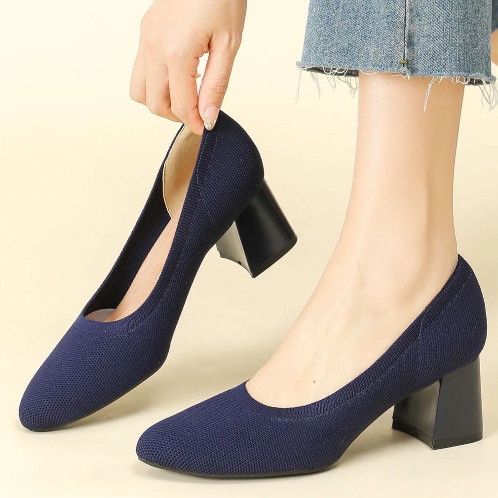 Scarpin Salto Bloco em Malha Tricô Confortável – Dominique