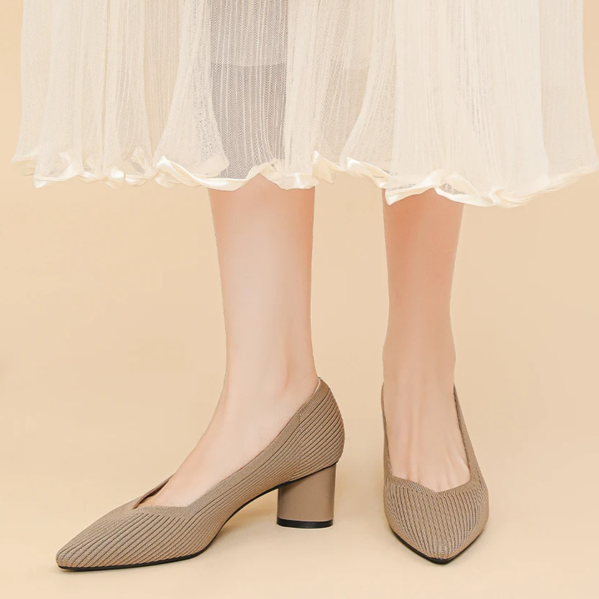 Scarpin Salto Bloco Confortável em Malha Tricô - Hazel