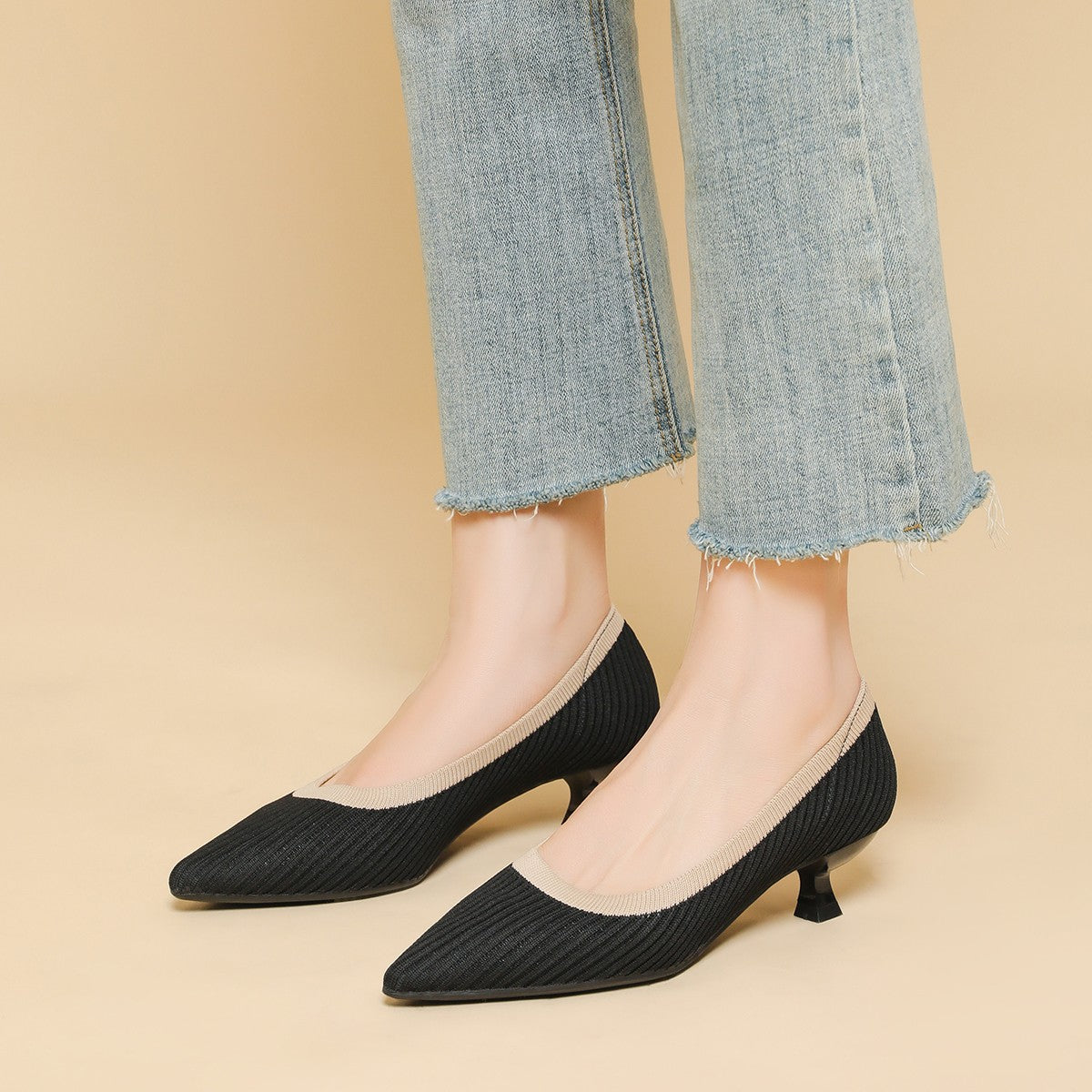Scarpin Salto Kitten Confortável em Malha Tricô - Elara