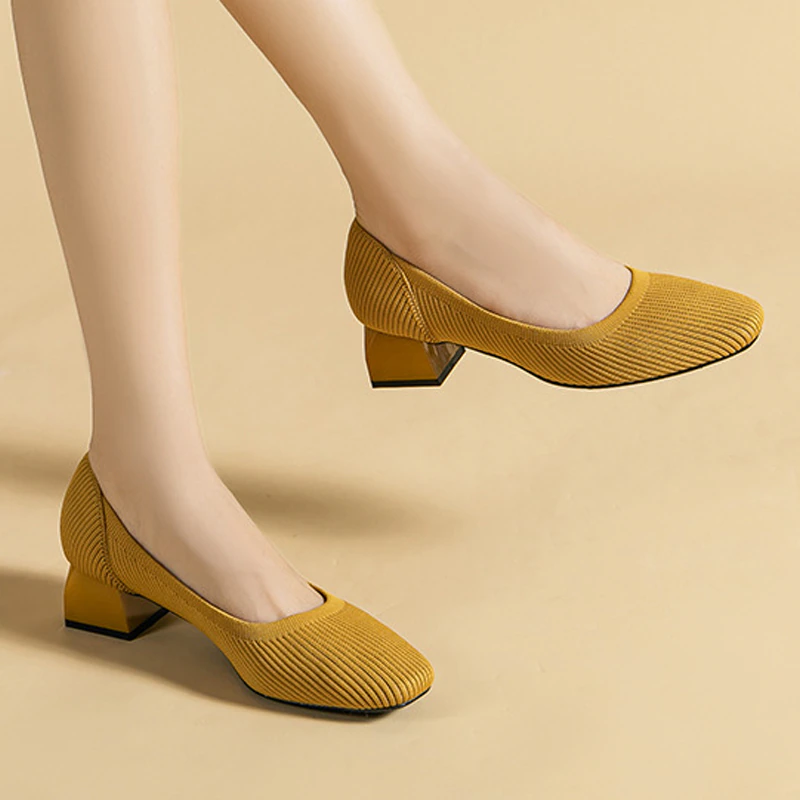 Scarpin Salto Bloco Confortável em Malha Tricô - Lena