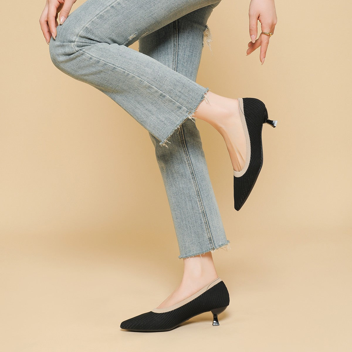Scarpin Salto Kitten Confortável em Malha Tricô - Elara