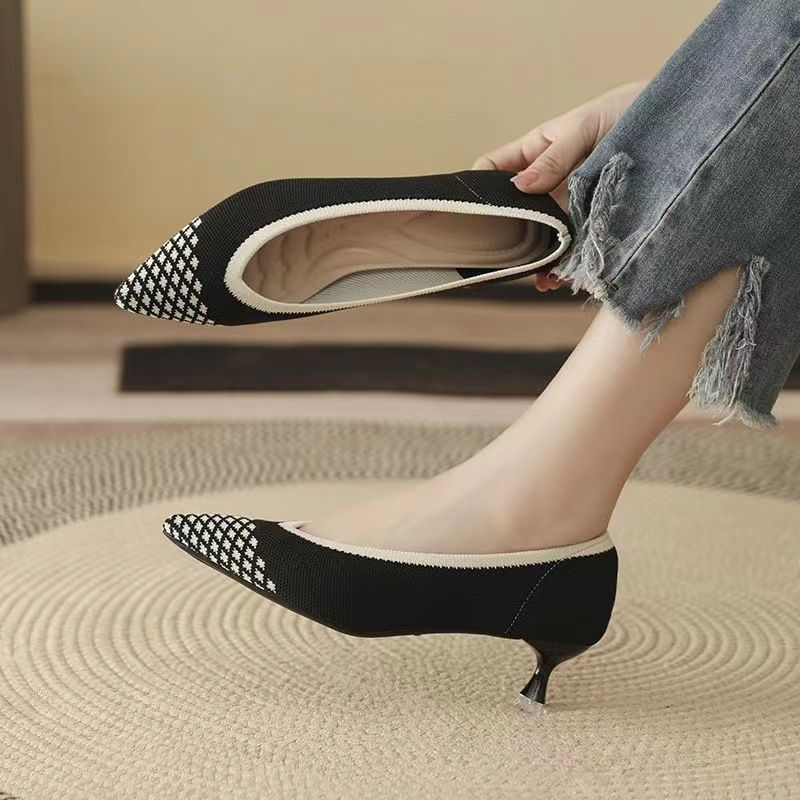 Scarpin Salto Kitten Confortável em Malha Tricô - Alissa