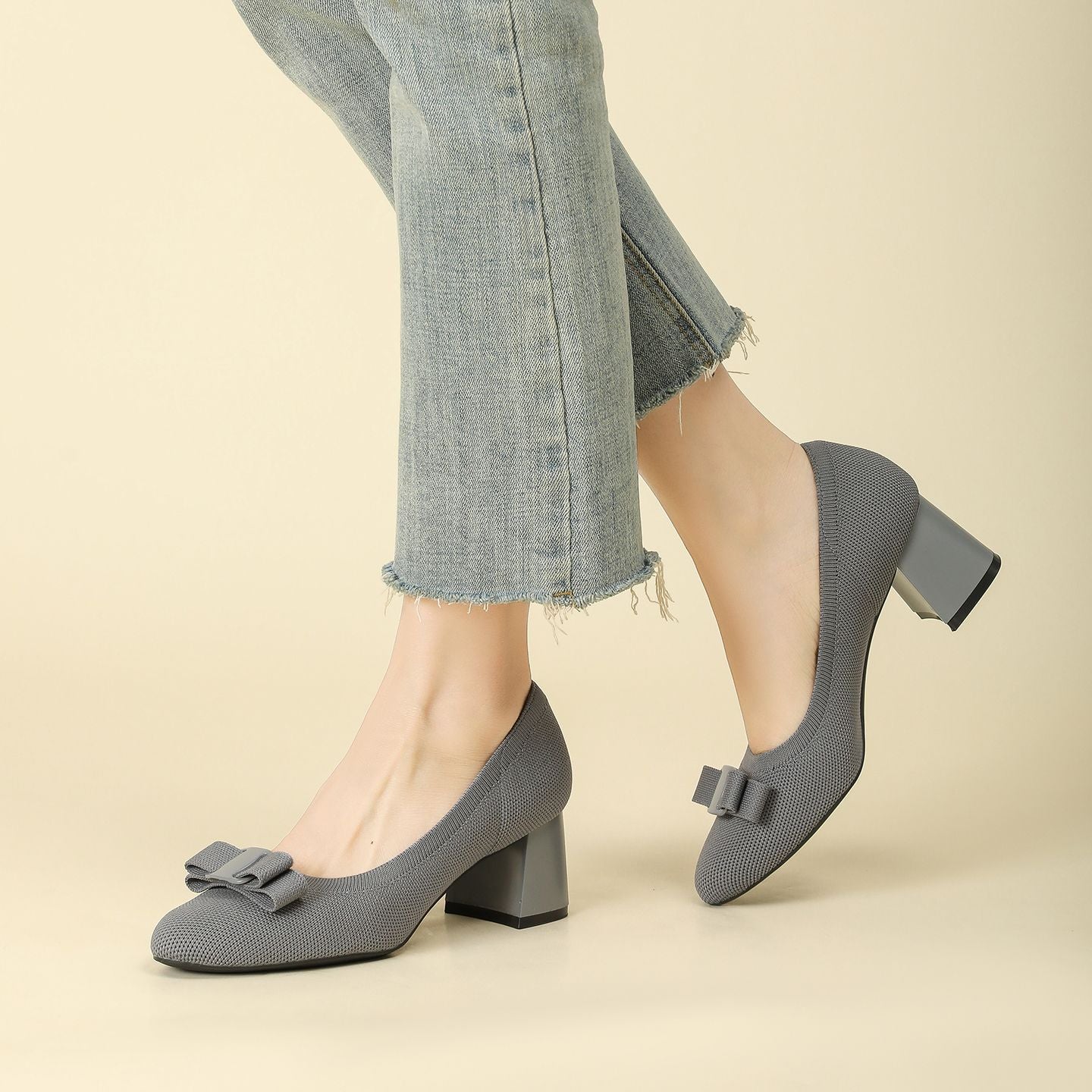 Scarpin Salto Bloco Confortável em Malha Tricô – Valerie