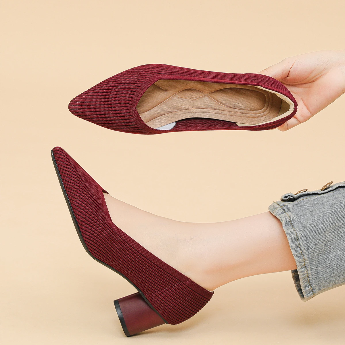 Scarpin Salto Bloco Confortável em Malha Tricô - Hazel