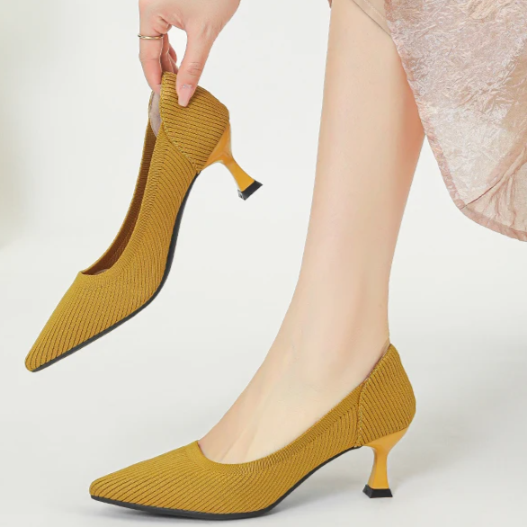 Scarpin Salto Médio Confortável em Malha Tricô - Clara