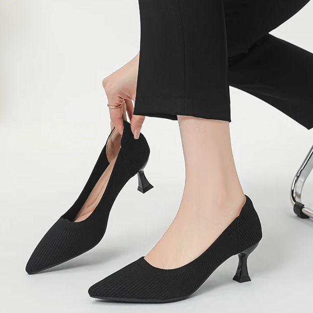 Scarpin Salto Médio Confortável em Malha Tricô - Clara
