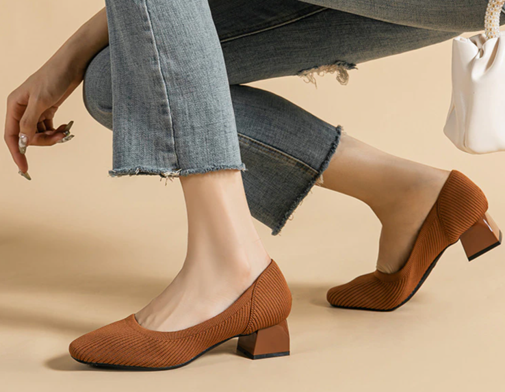 Scarpin Salto Bloco Confortável em Malha Tricô - Lena