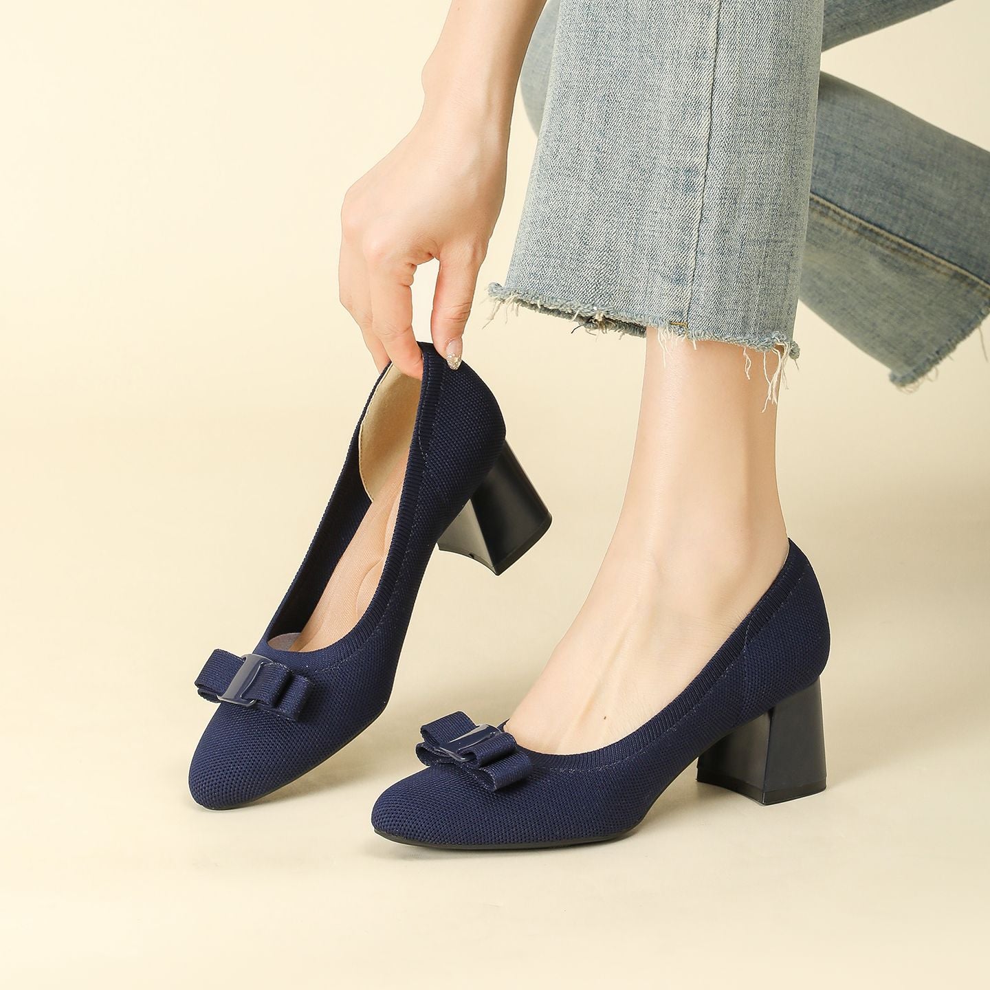 Scarpin Salto Bloco Confortável em Malha Tricô – Valerie