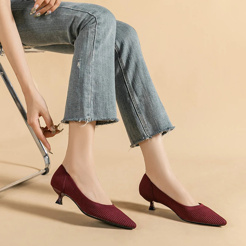 Scarpin Salto Kitten Confortável em Malha Tricô - Agnes