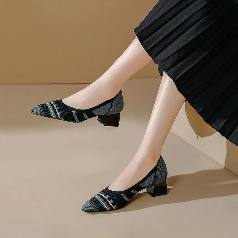 Scarpin Salto Bloco Confortável em Malha Tricô - Lais