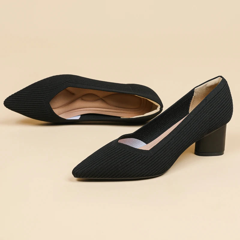 Scarpin Salto Bloco Confortável em Malha Tricô - Hazel