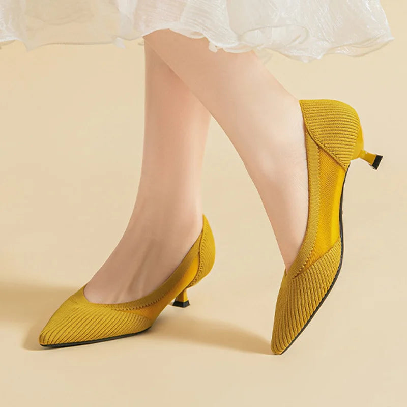 Scarpin Salto Kitten Confortável em Malha Tricô - Sarah