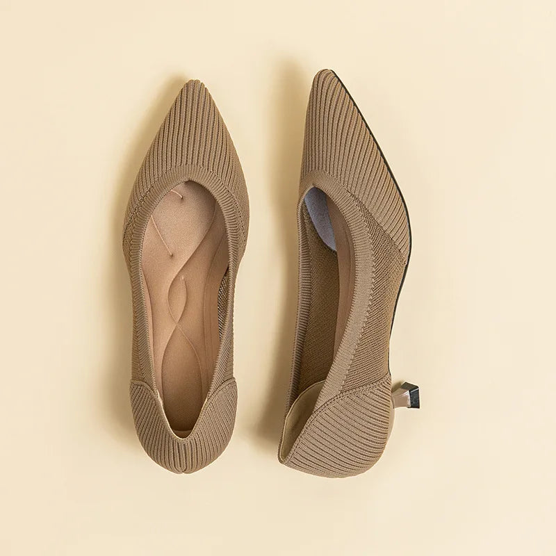 Scarpin Salto Kitten Confortável em Malha Tricô - Sarah