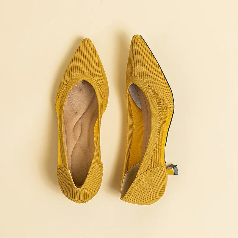 Scarpin Salto Kitten Confortável em Malha Tricô - Sarah