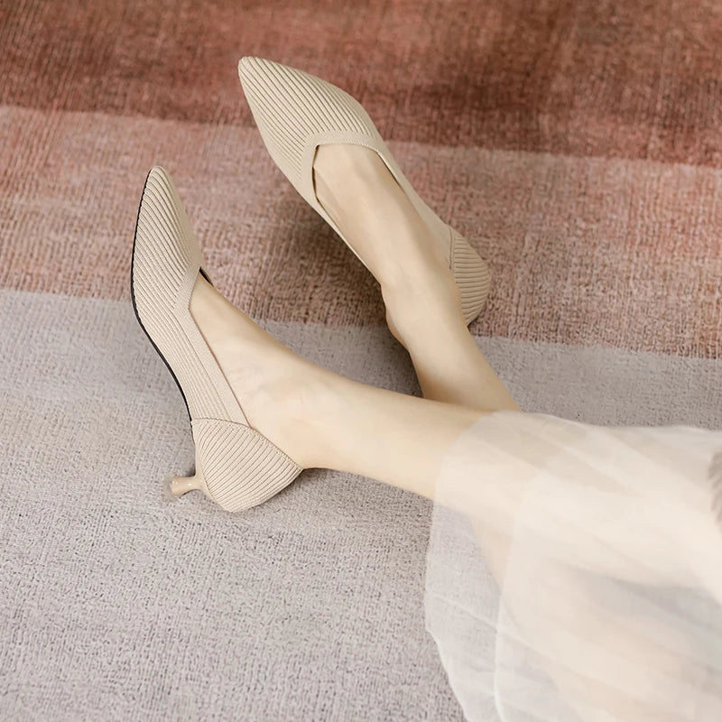 Scarpin Salto Kitten Confortável em Malha Tricô - Grace