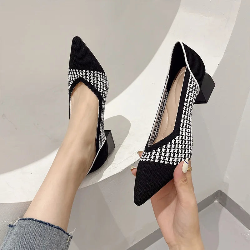Scarpin Salto Bloco Confortável em Malha Tricô - Rosana