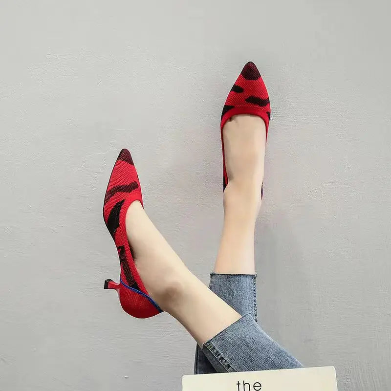 Scarpin Salto Kitten Confortável em Malha Tricô - Stella
