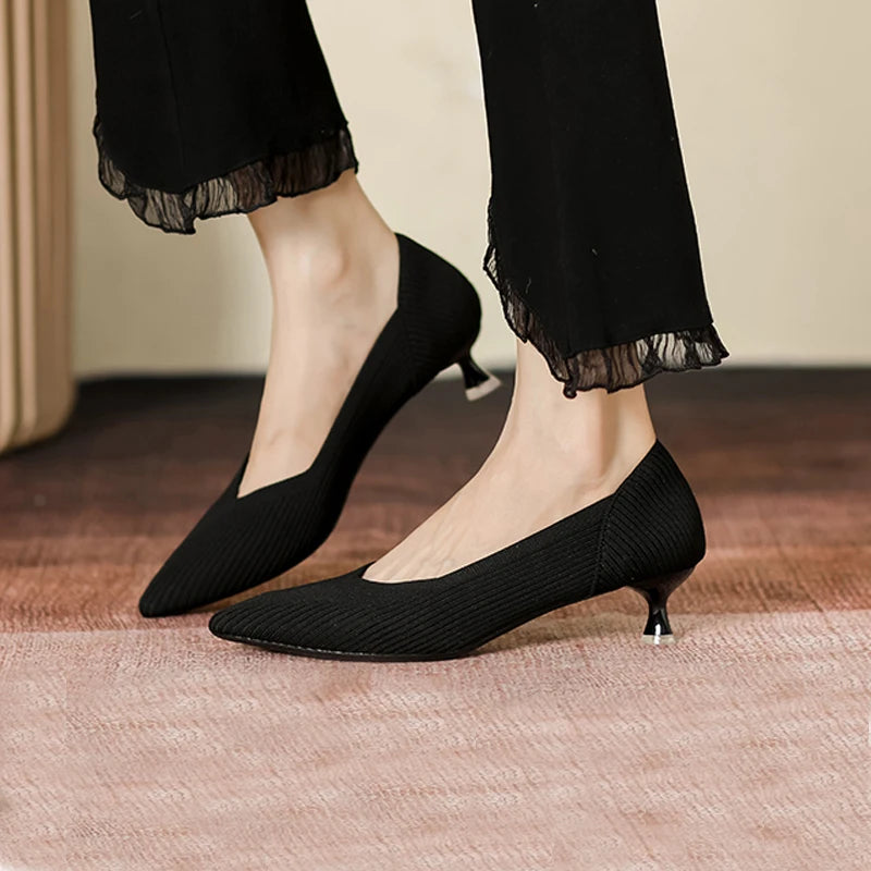 Scarpin Salto Kitten Confortável em Malha Tricô - Grace