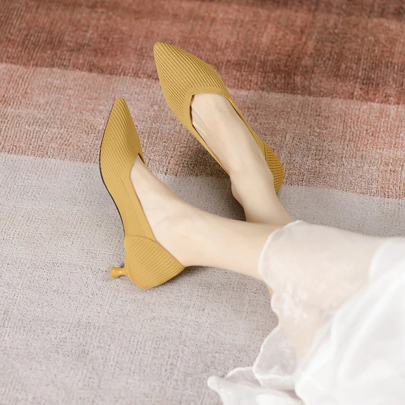 Scarpin Salto Kitten Confortável em Malha Tricô - Grace