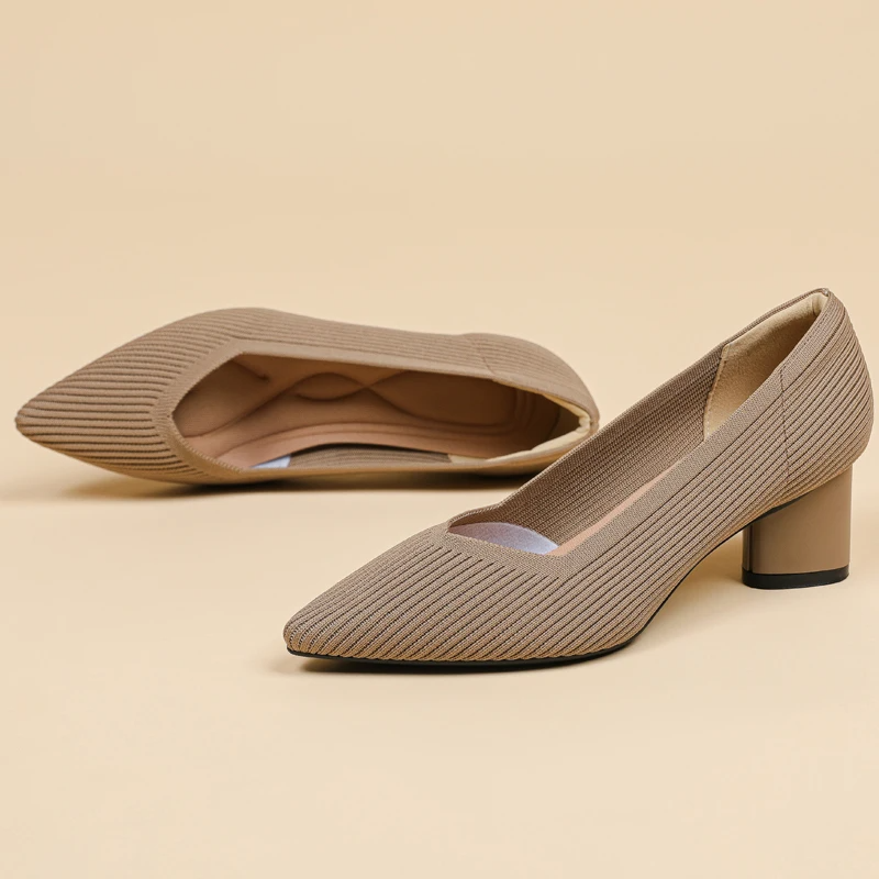 Scarpin Salto Bloco Confortável em Malha Tricô - Hazel
