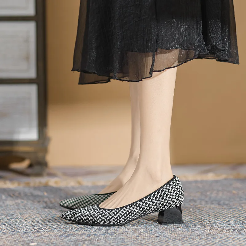 Scarpin Salto Bloco Confortável em Malha Tricô - Ella