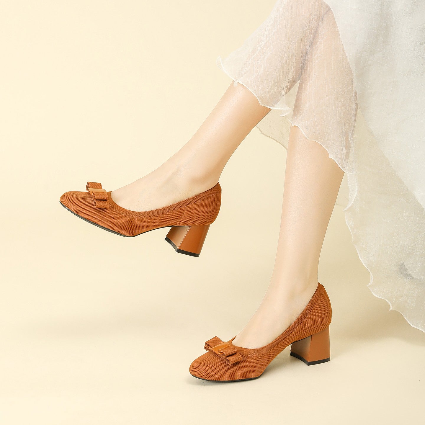 Scarpin Salto Bloco Confortável em Malha Tricô – Valerie