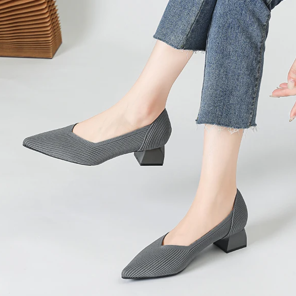 Scarpin Salto Bloco Confortável em Malha Tricô - Scarlett