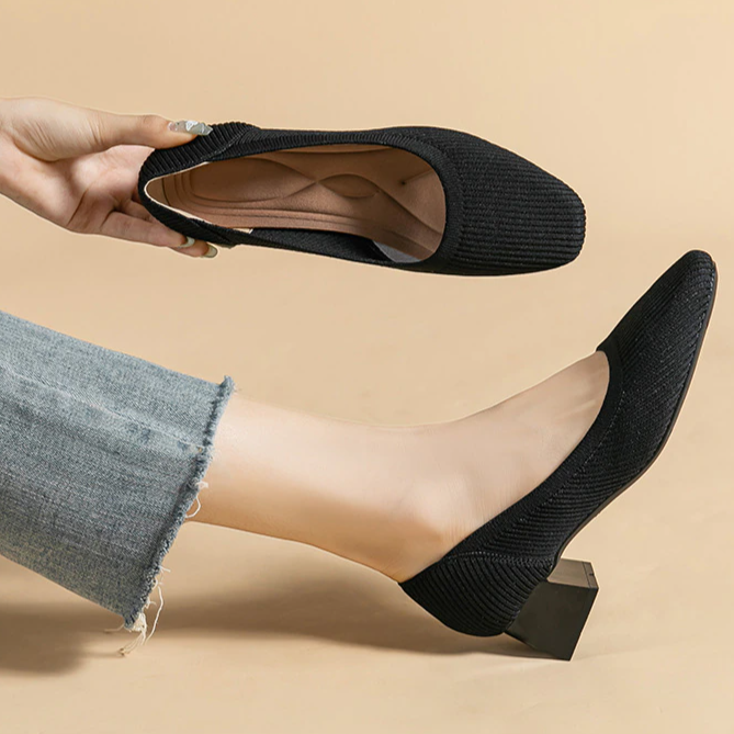 Scarpin Salto Bloco Confortável em Malha Tricô - Lena