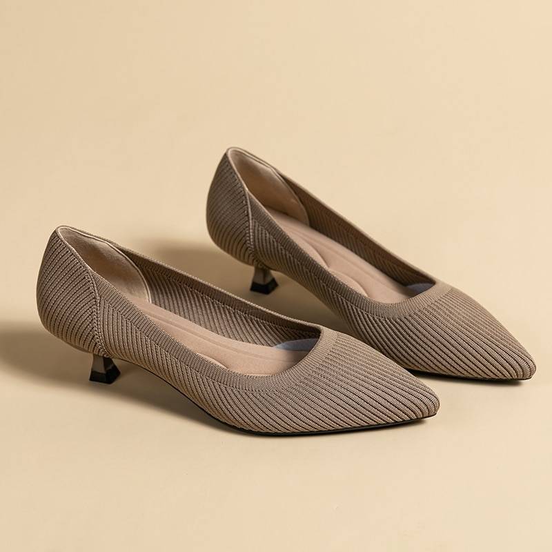 Scarpin Salto Kitten Confortável em Malha Tricô - Agnes