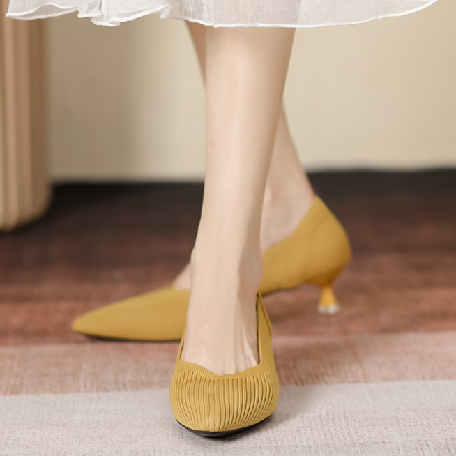 Scarpin Salto Kitten Confortável em Malha Tricô - Grace