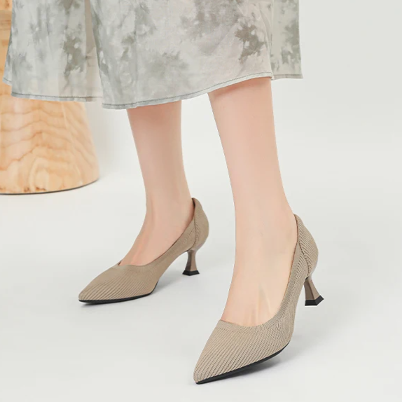 Scarpin Salto Médio Confortável em Malha Tricô - Clara