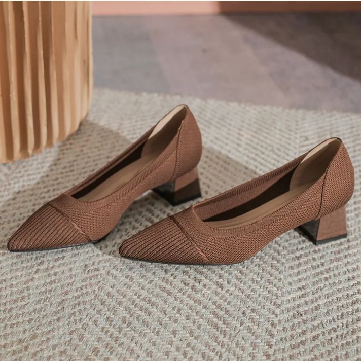 Scarpin Salto Bloco Confortável em Malha Tricô - Nyla