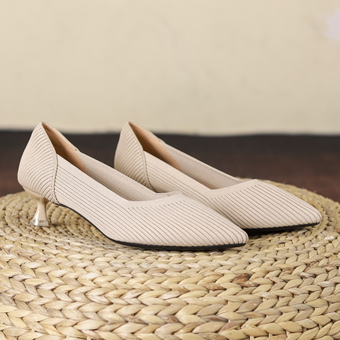 Scarpin Salto Kitten Confortável em Malha Tricô - Grace