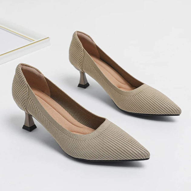 Scarpin Salto Médio Confortável em Malha Tricô - Clara