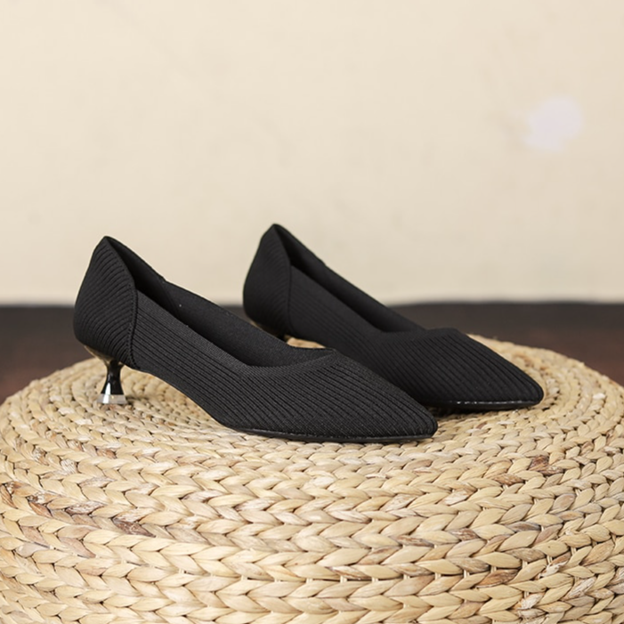 Scarpin Salto Kitten Confortável em Malha Tricô - Grace