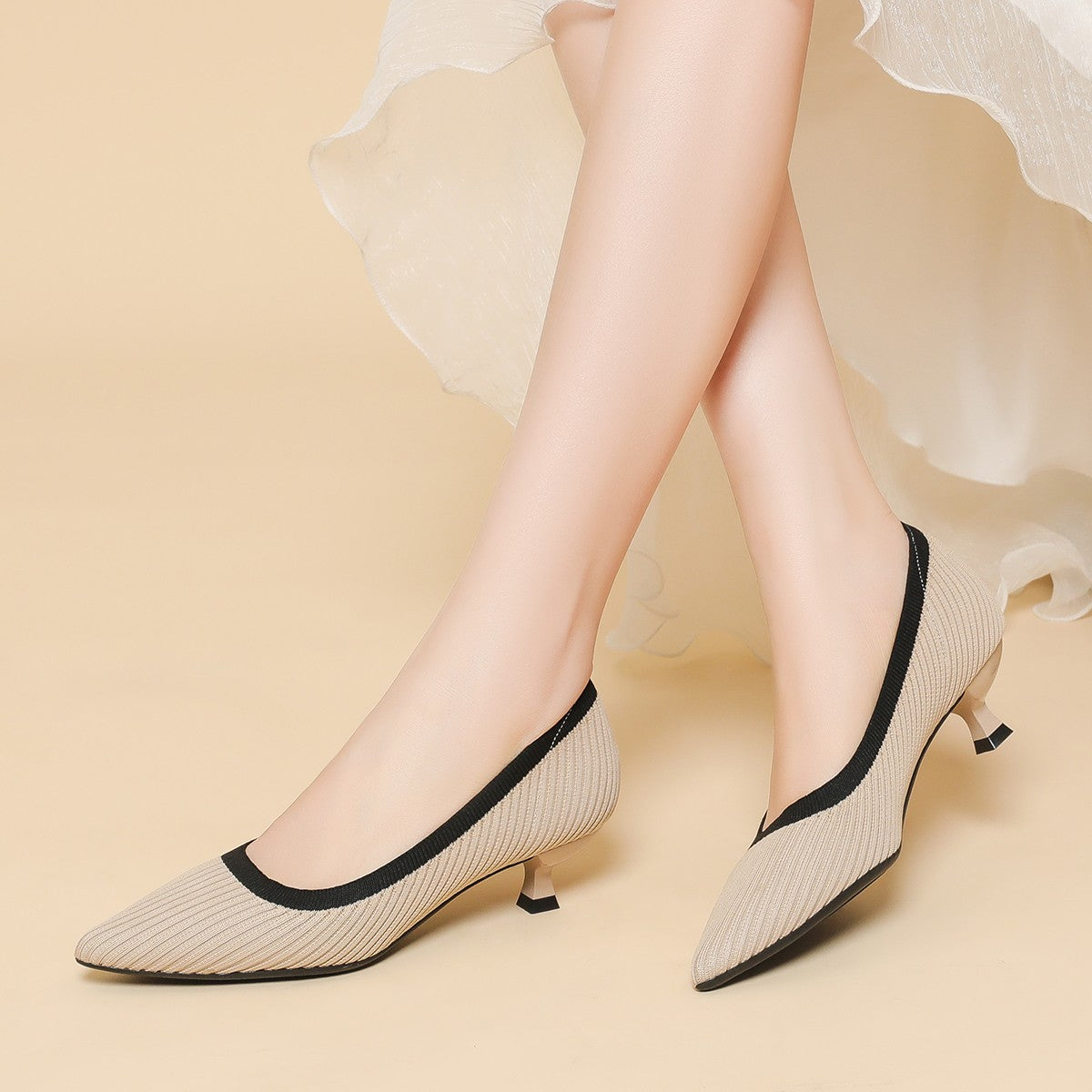 Scarpin Salto Kitten Confortável em Malha Tricô - Elara